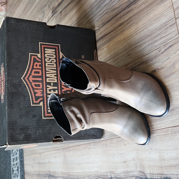 Booties - Picture 7 of 9